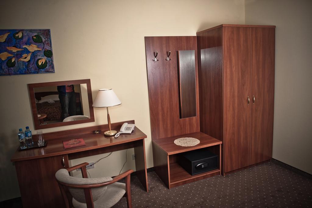 Hotel Wityng Ślesin الغرفة الصورة