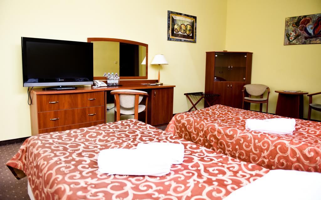 Hotel Wityng Ślesin الغرفة الصورة