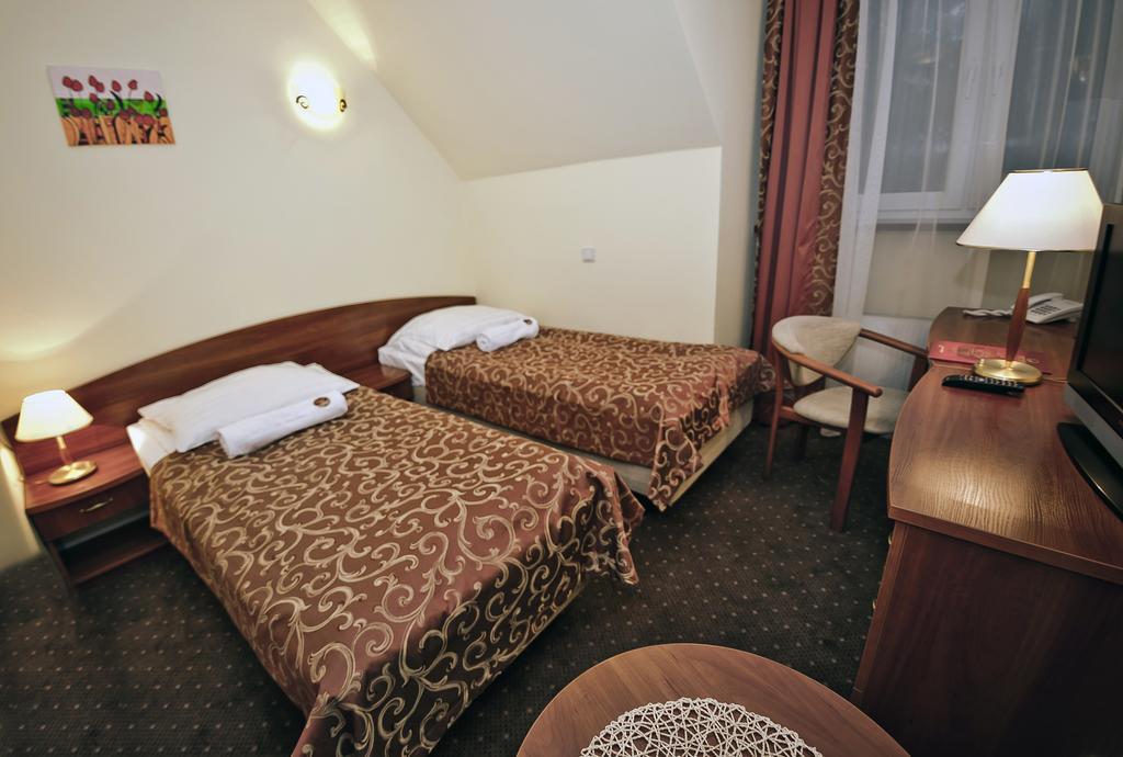Hotel Wityng Ślesin الغرفة الصورة